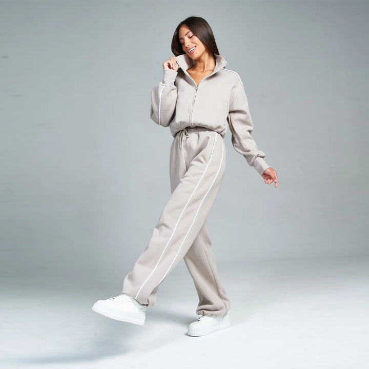 Leisure set for women with high collar and casual cut Lune London
