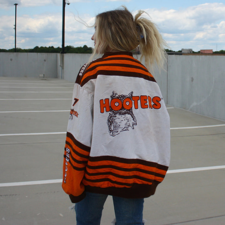 Ladies Oversized Sporty Jacket with Striking Logo Design Chic und Style