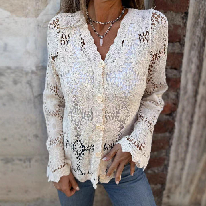 Cardigan en crochet pour femmes avec design floral et fermeture à bouton Chic & Stil