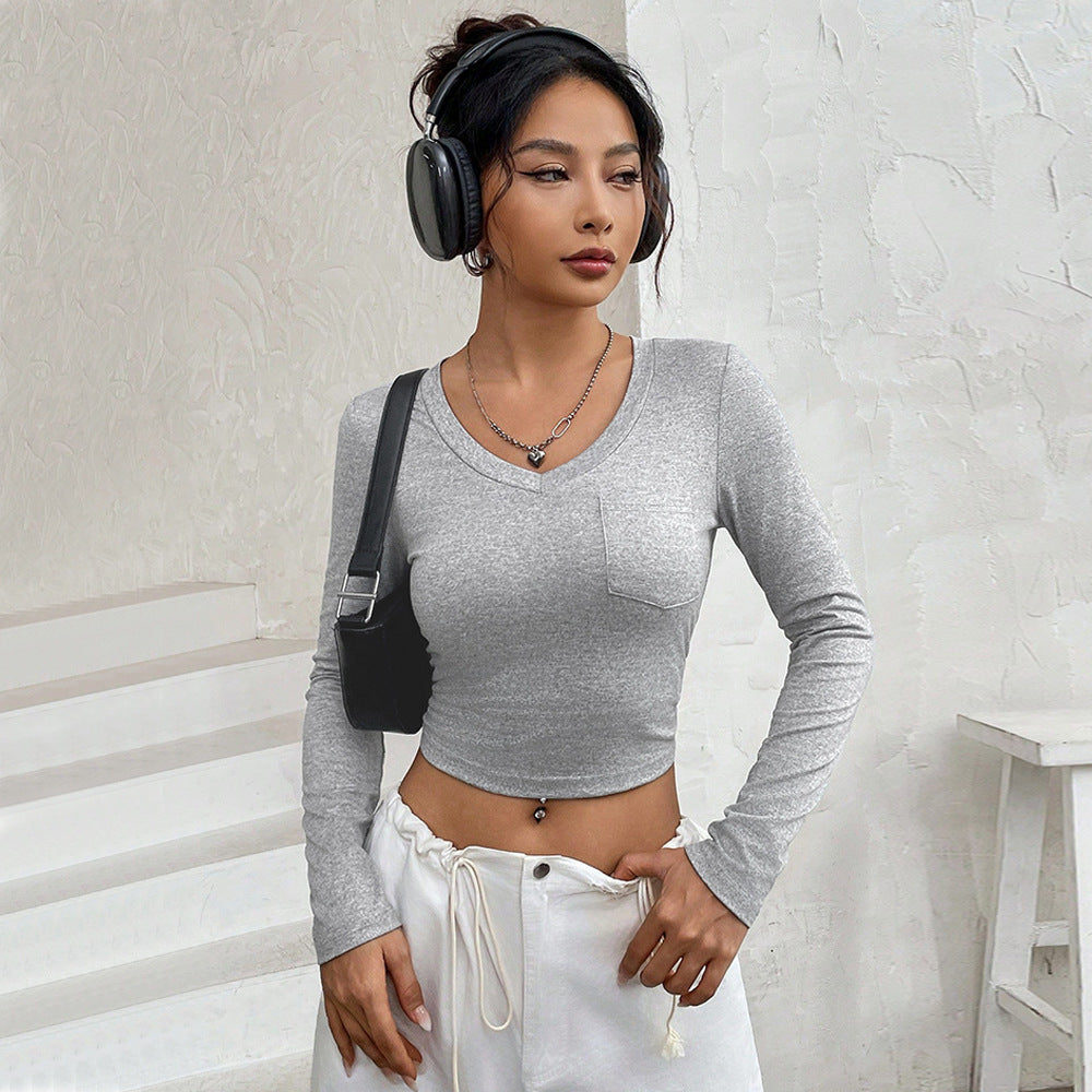 Chemise ajustée à manches longues pour femmes avec col en V et poche poitrine pratique Chic & Stil