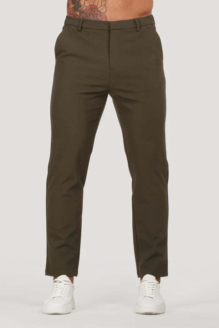 Slim fit chino pants for men with elastic waistband and side pockets Lune London