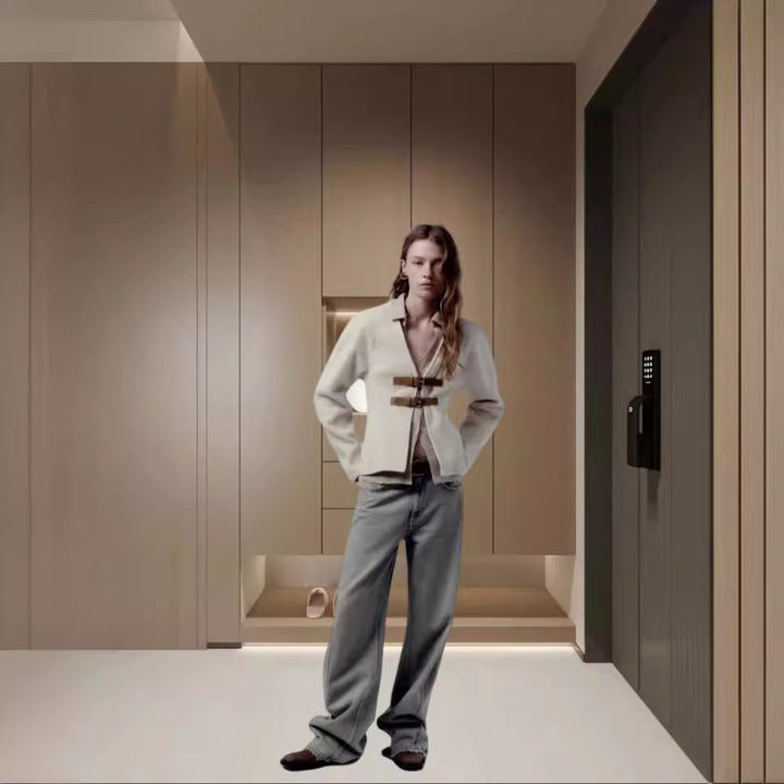 Women's elegant blazer with innovative closure system Lune London