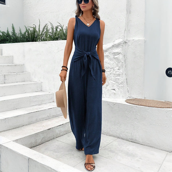Combinaison femme avec détail ceinture et décolleté en V Chic & Stil