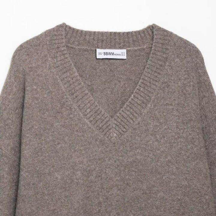 Elegant V-neck sweater for ladies with a fine wool collar Lune London