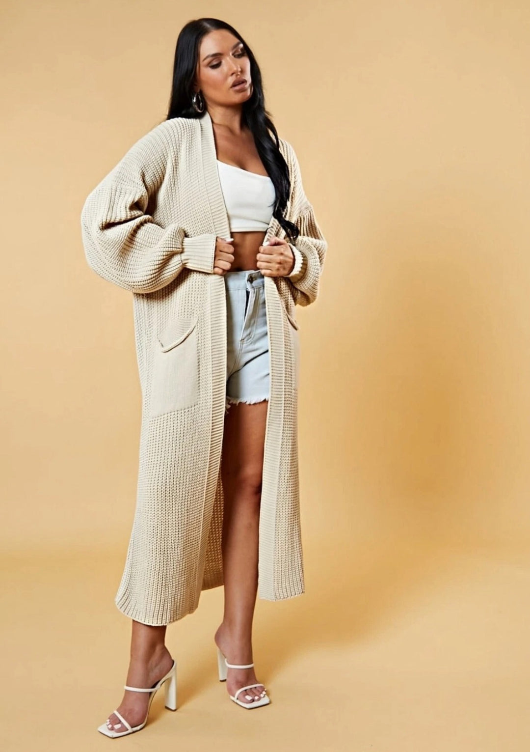 Cardigan long pour femmes en tricot avec design ouvert et poches pratiques Chic & Stil