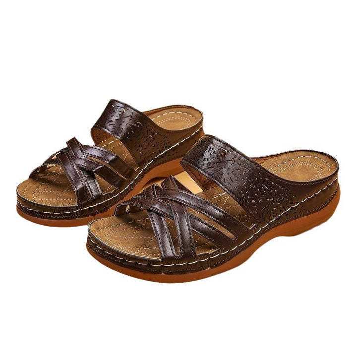 Comfortable strap sandals for ladies with floral cut and ergonomic sole Lune London