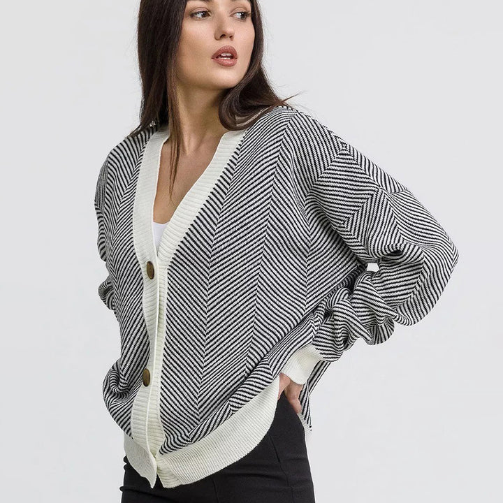 Cardigan confortable pour femmes avec des détails en tricot torsadé élégants et des fermetures à boutons Chic & Stil