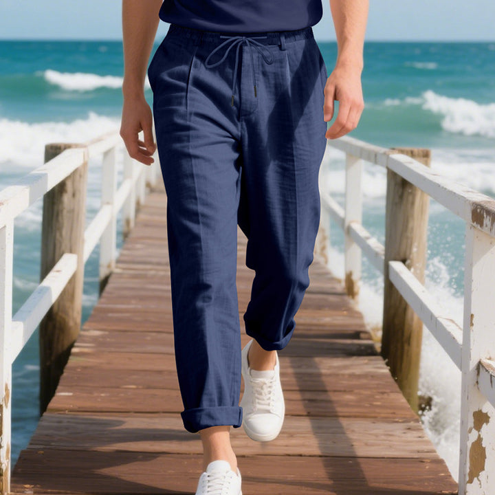 Casual chino pants for men with elastic waistband and practical side pockets Lune London