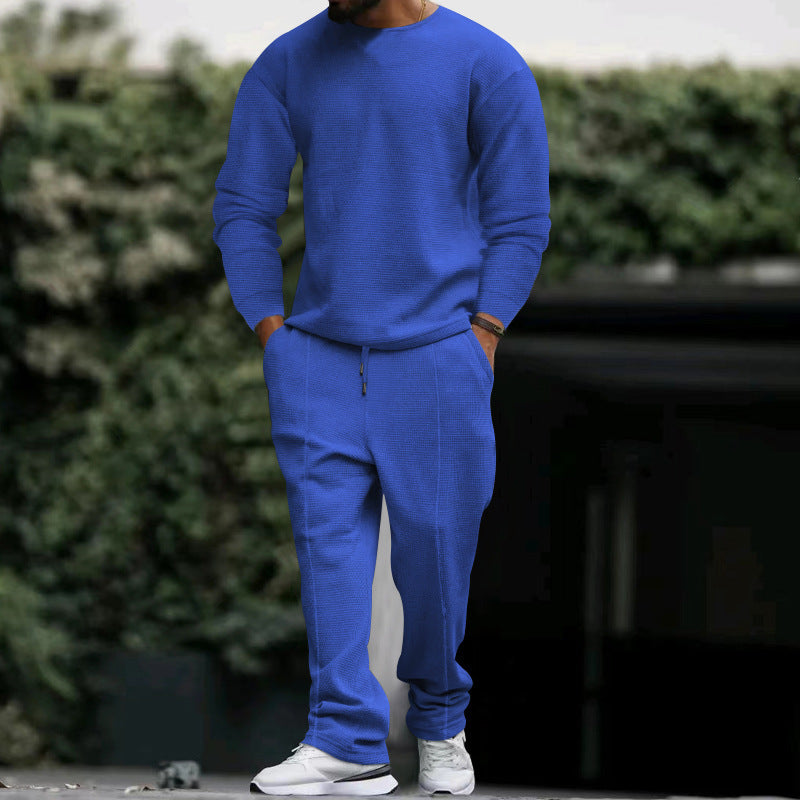 Comfortable knitted suit for men with breathable material and casual chic design