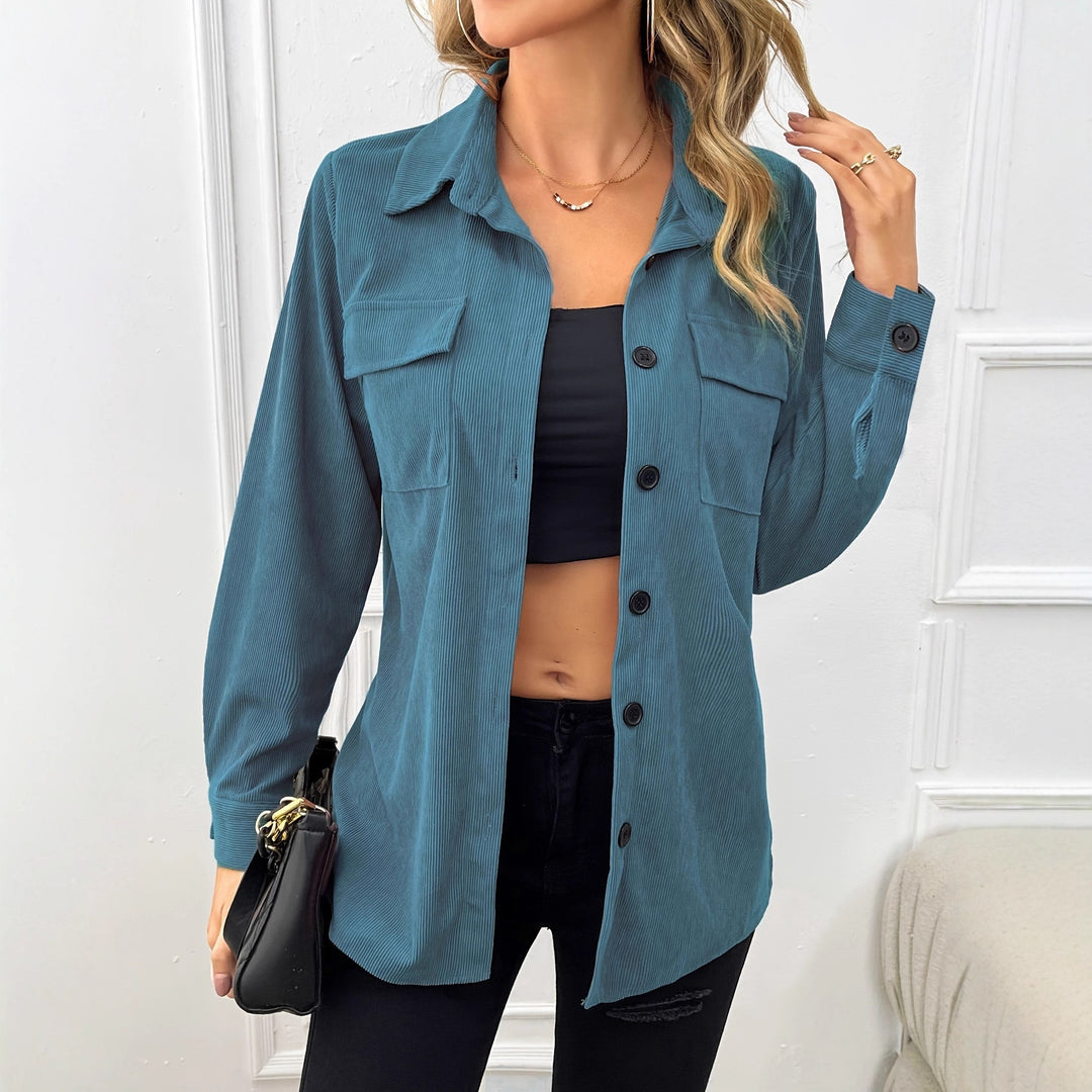 Casual corduroy jacket for women with practical pockets and button closure Lune London