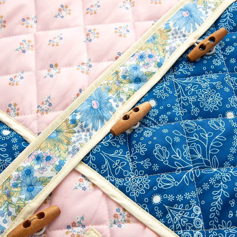 Quilted transition jacket for women with floral patterns and large pockets Lune London