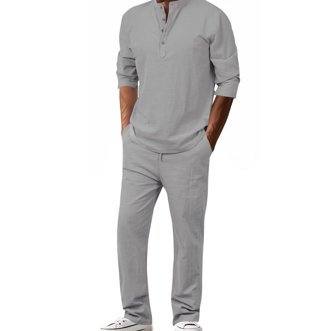 Modern leisure suit for men with an innovative boutonnière design and breathable features Lune London