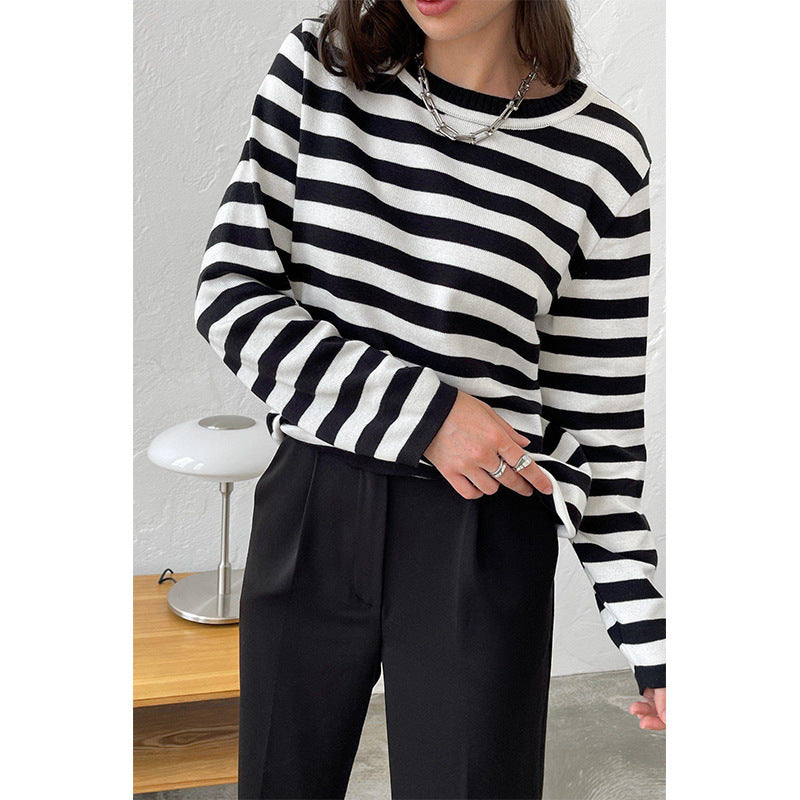 Casual knit pullover for women with striped pattern and loose fit Lune London