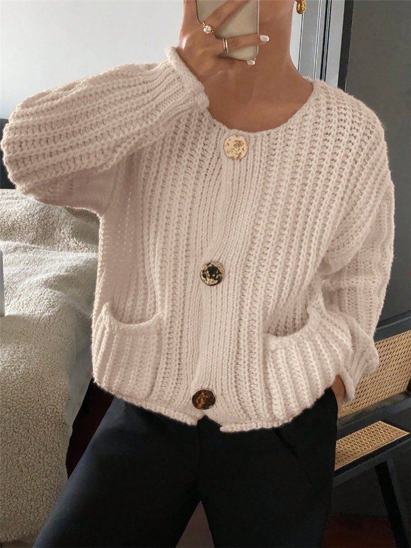 Ladies large knit jacket with elegant buttons and pockets Lune London