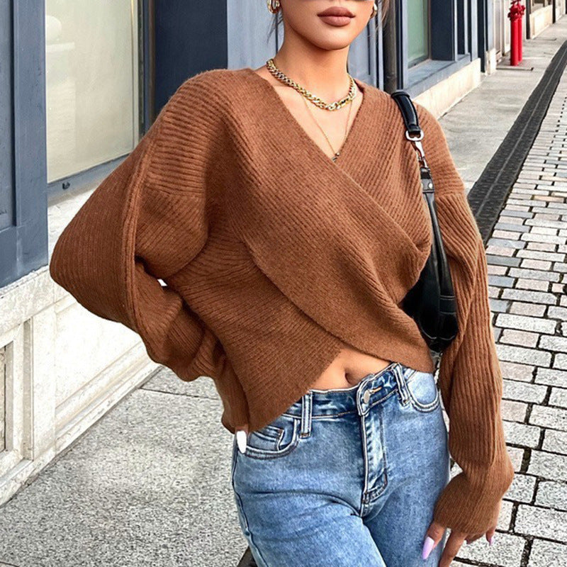 Casual knitted pullover for women with asymmetrical cut Lune London