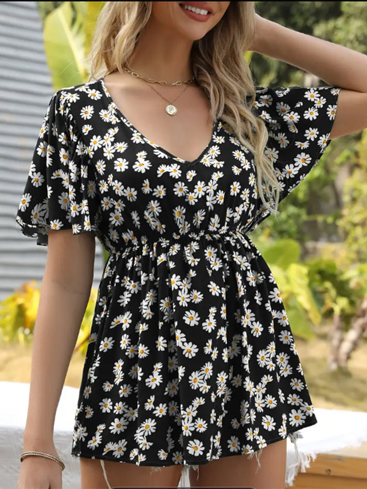 Summer dress for women with a loose fit and elegant ruffle details Lune London