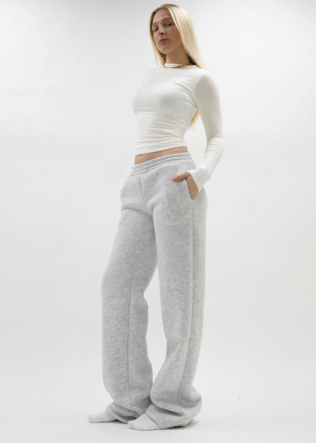 Fitted long sleeve T-shirt set for women and comfortable jogger pants Lune London
