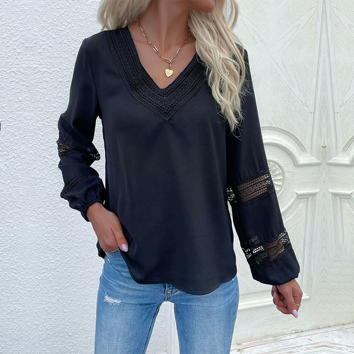 Women's blouse with a fine lace trim and an elegant V-neck Lune London