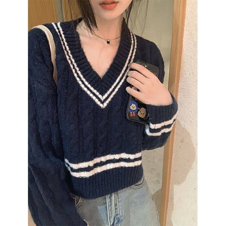 Lune London Women's V-neck Knit Sweater with Textured Pattern