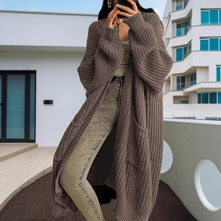 Thick knit coat for women with casual pockets and open design Lune Londonl