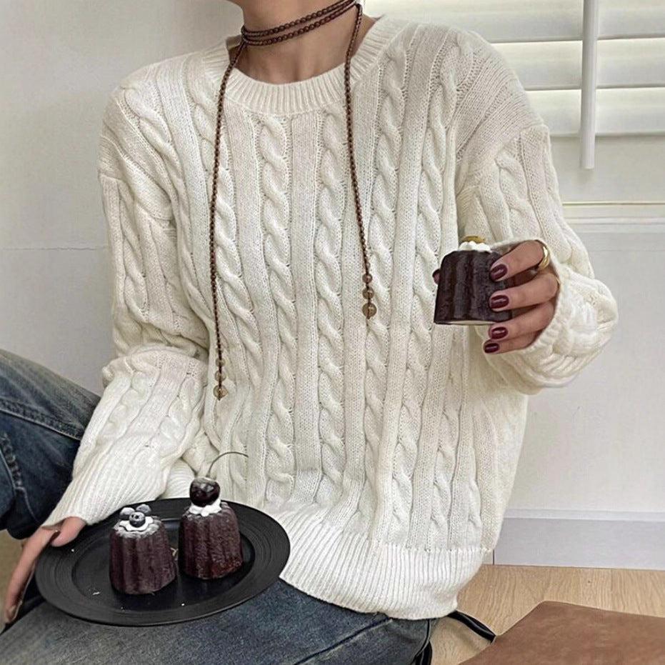 Women's chunky knit sweater with cable pattern Lune London