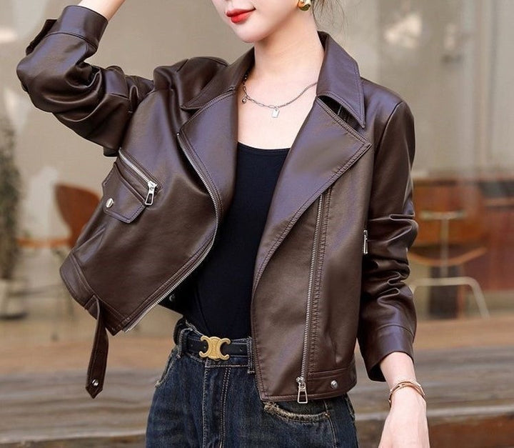 Veste de motard à la mode pour femmes avec fermeture éclair asymétrique et poches pratiques Chic & Stil