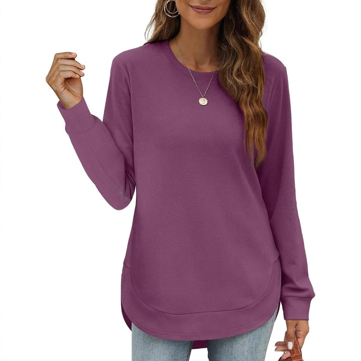 Casual women's long sleeve sweater with curved hem Lune London