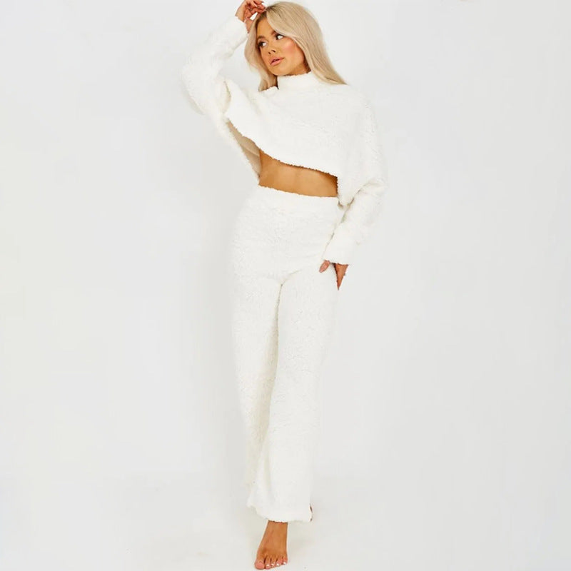Comfortable ladies lounge set with wide leg and high collar Lune London