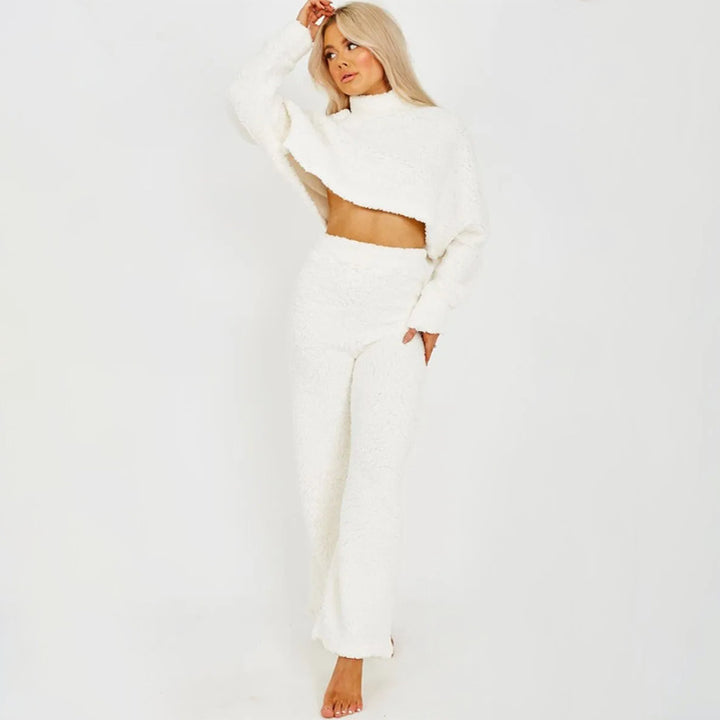 Comfortable ladies lounge set with wide leg and high collar Lune London