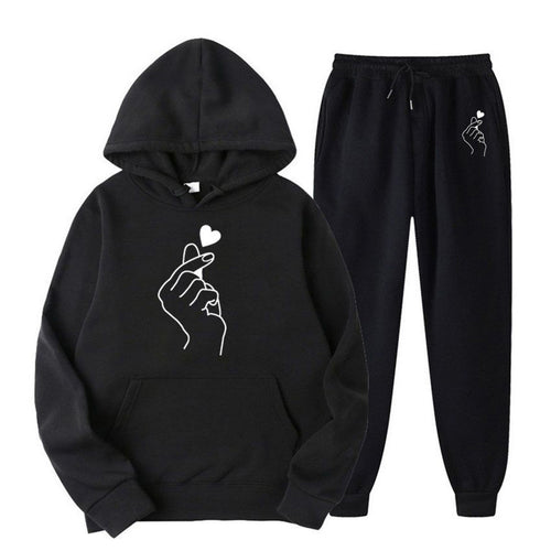 Women's tracksuit with creative heart motif and comfortable fit Lune London