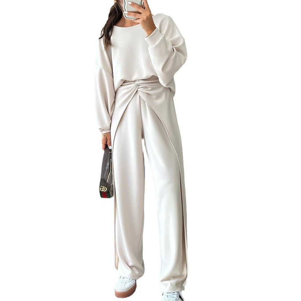 Women’s set with an elegant crepe design and a loose fit Lune London