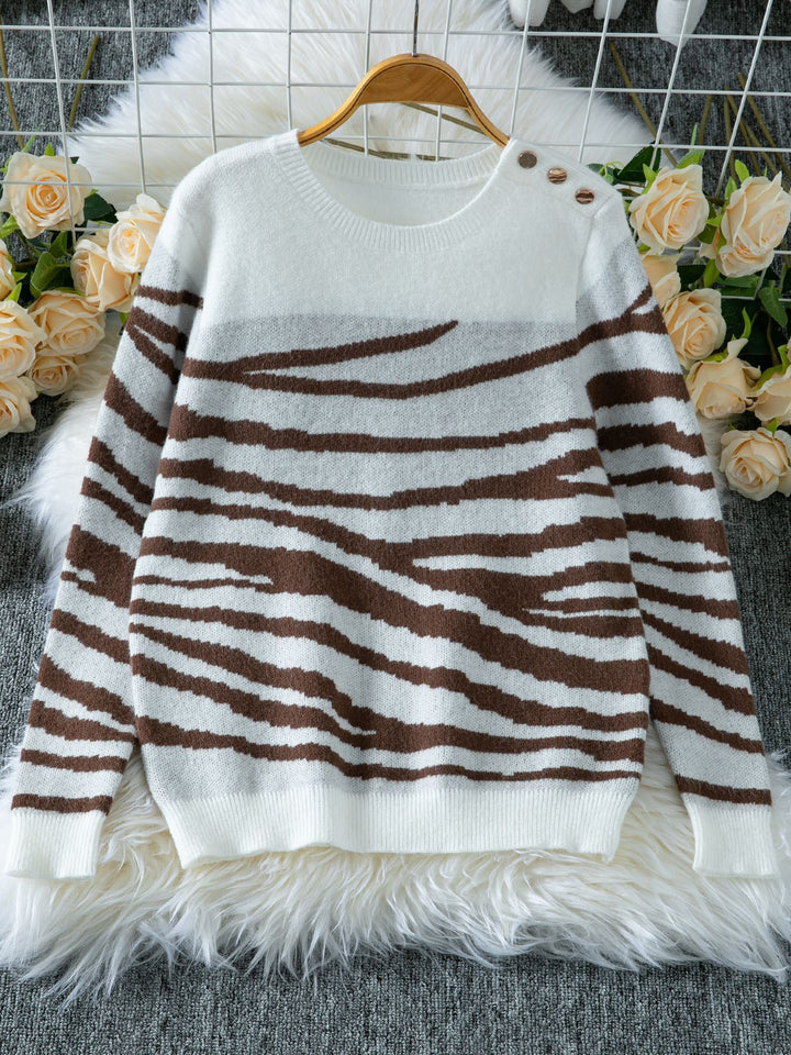Comfortable knitted sweater for women with a modern zebra stripe pattern and a comfortable fit Lune London