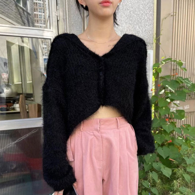Veste courte en tricot pour femmes avec un matériau doux et léger et capuche Chic & Stil