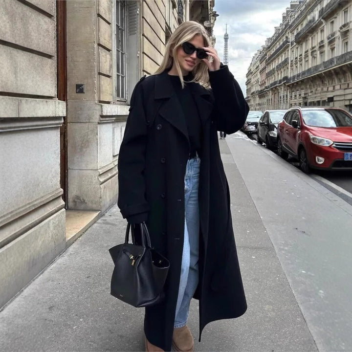 Elegant and stylish trench coat for women with adjustable belt Lune London