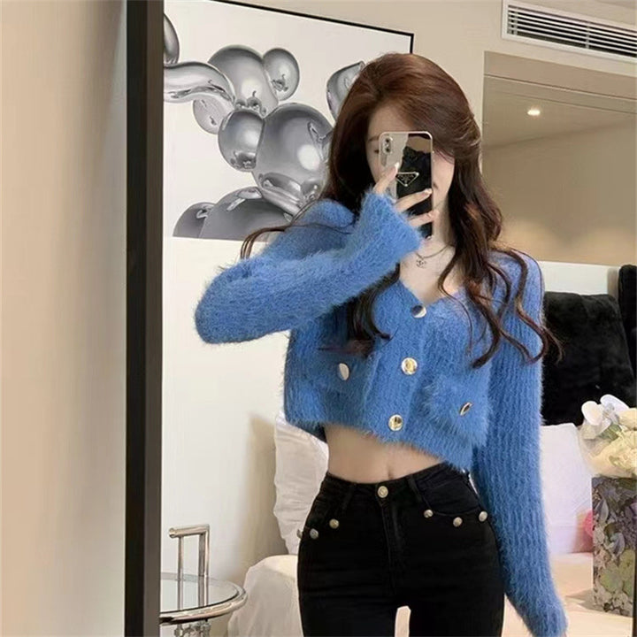 Cardigan en peluche pour femmes avec détails de boutons et poches pratiques Chic & Stil