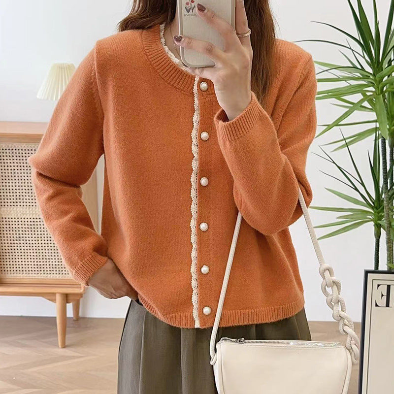Cardigan femme avec dentelle et magnifiques boutons en perles Chic & Stil