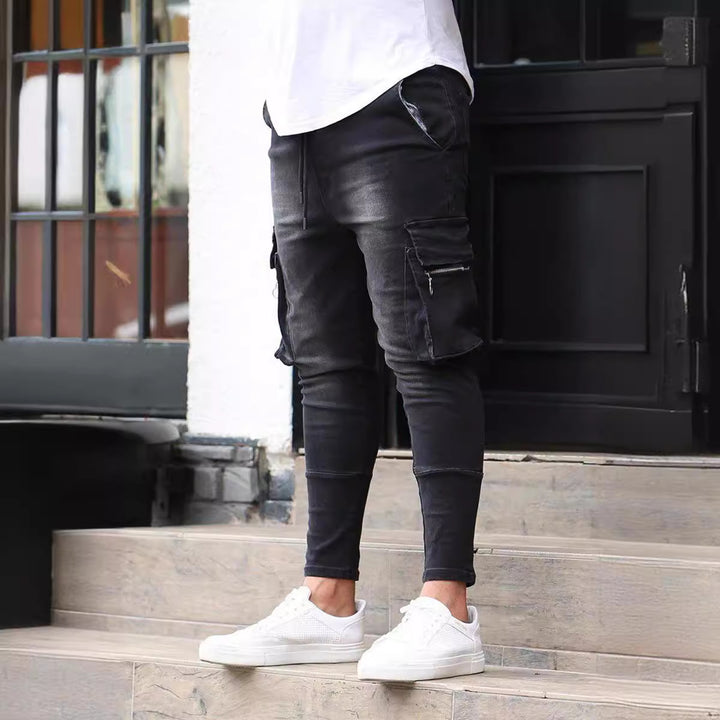 Slim-fit men's cargo jeans with practical side pockets and decorative zippers Lune London