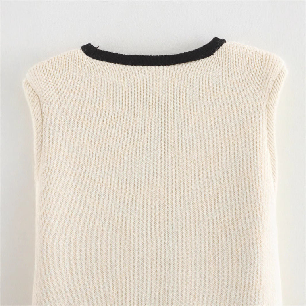 Ladies Elegant cardigan with refined knots and chic pockets Style and Chic
