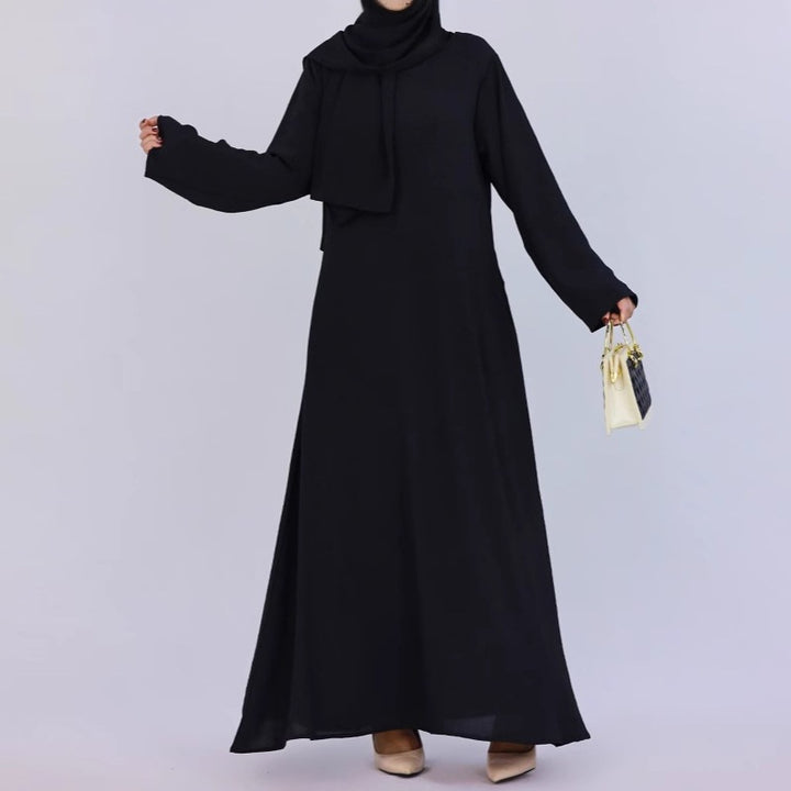 Maxi dress for women with an elegant cut and wide play Lune London