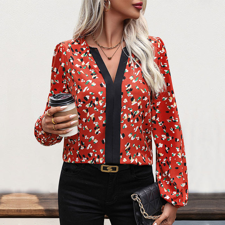 Women's elegant blouse with floral design and V-neck Lune London
