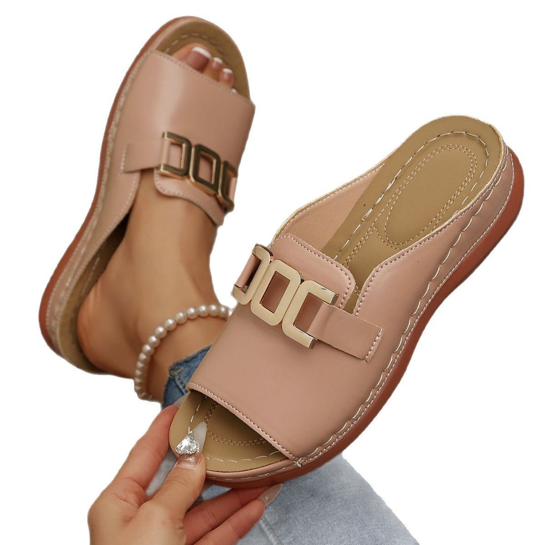 Ladies comfortable toe separation sandals with elegant chic buckle design
