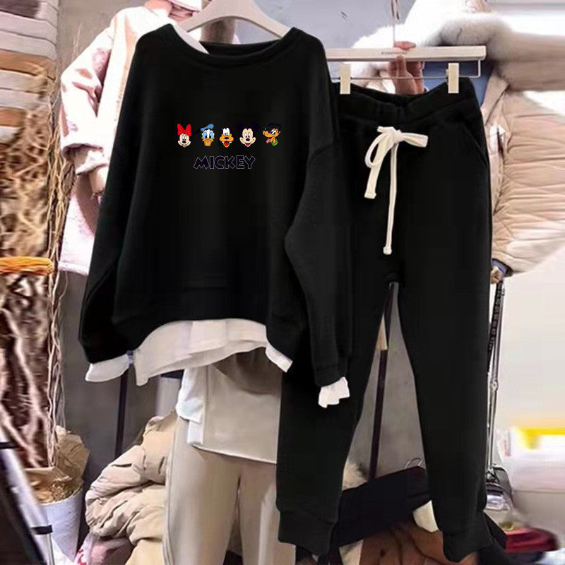 Women's leisure sweat set with Mickey motif and casual cut Chic & Stil