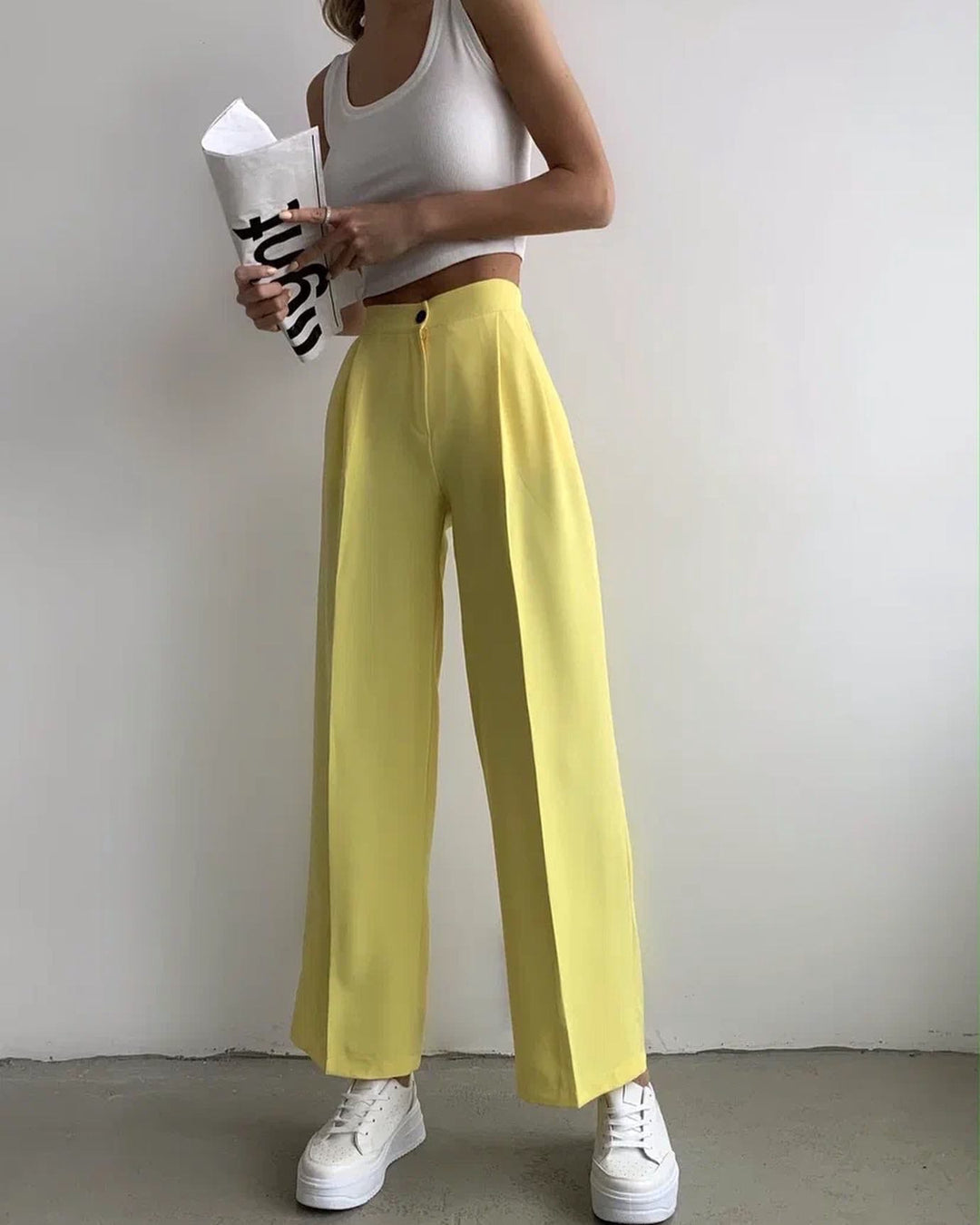 Wide Palazzo Pants for Women with an Elastic Waist and Convenient Pockets Lune London