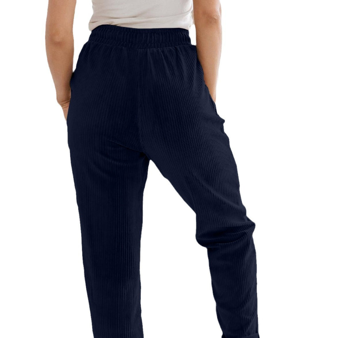 Leisure pants for women with elastic waistband and practical pockets Lune London