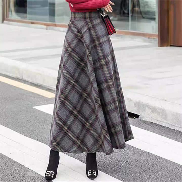 Ladies Elegant Checkered Skirt Made Of High-Quality Wool Blend with High Waist Chic Und Stil