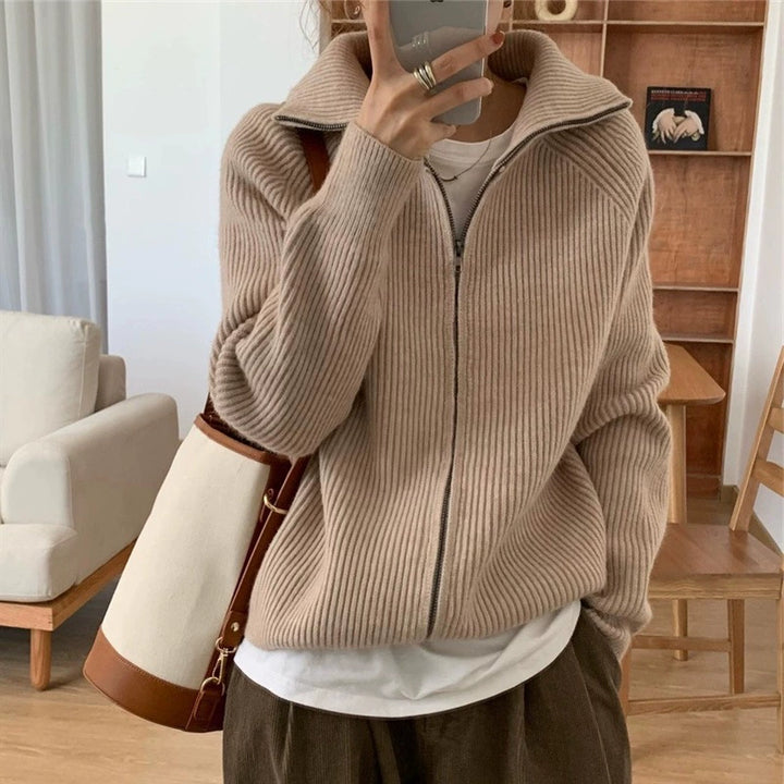 Sporty knitted pullover for ladies with high-quality structure Lune London