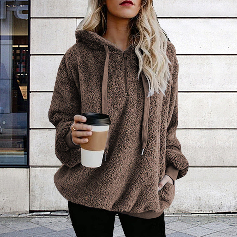 Oversized hoodie for women with practical side pockets Lune London