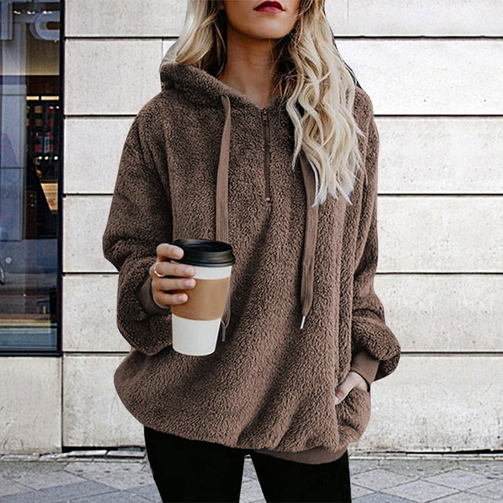 Oversized hoodie for women with practical side pockets Lune London