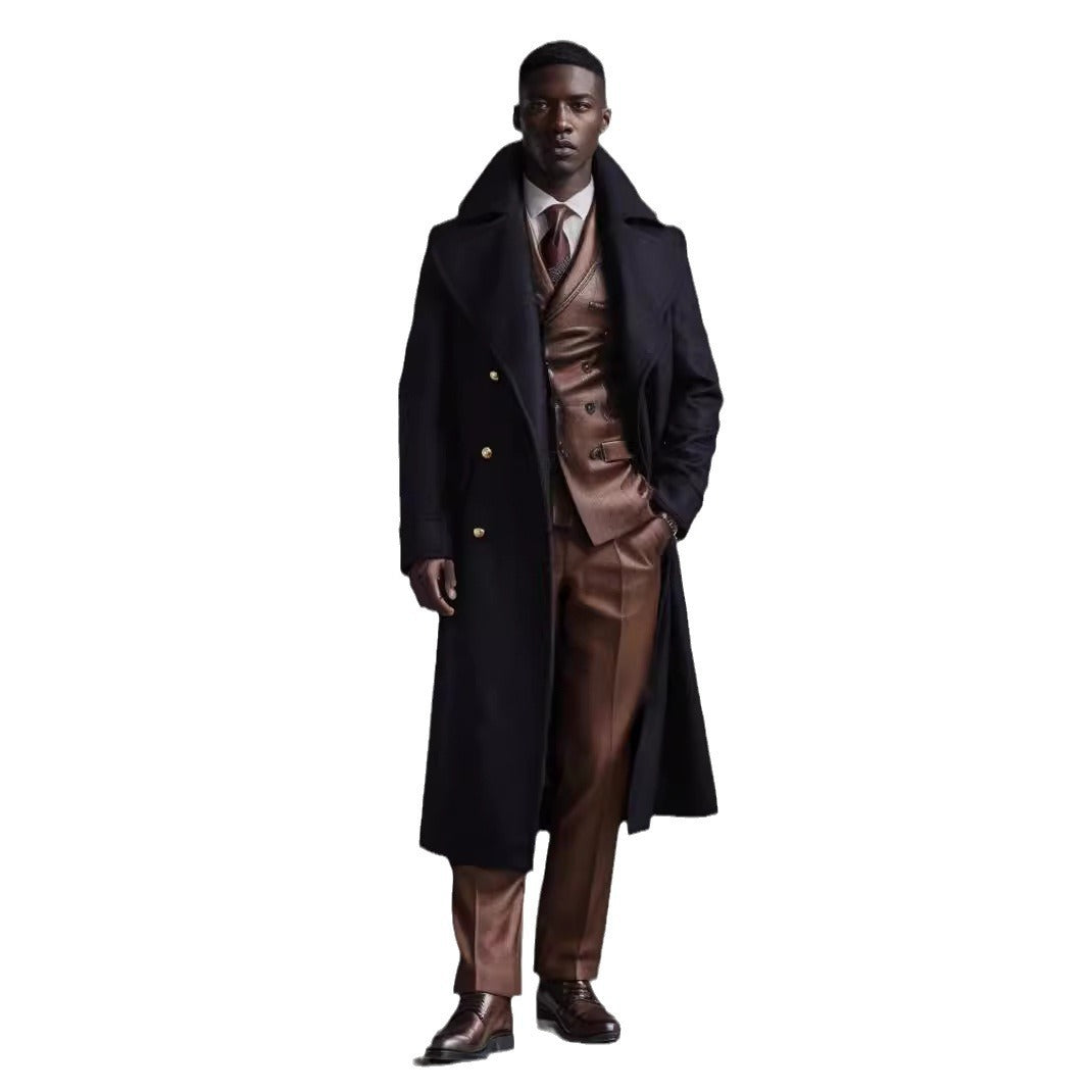 Elegant long coat for men with double-breasted buttons and wide lapels Lune London