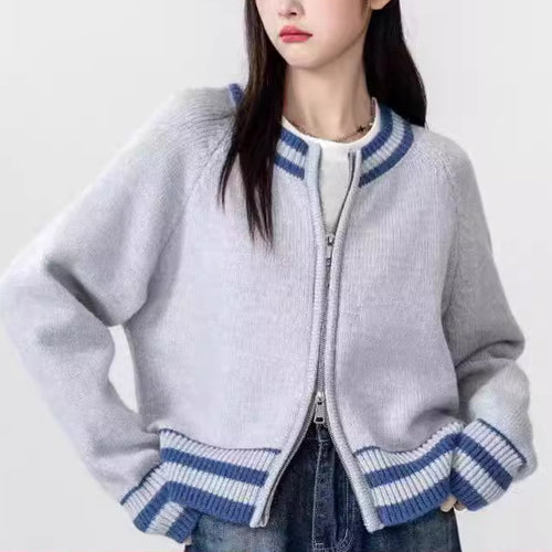 Cardigan en tricot à la mode pour femmes avec fermeture éclair et motif rayé sportif Chic & Stil
